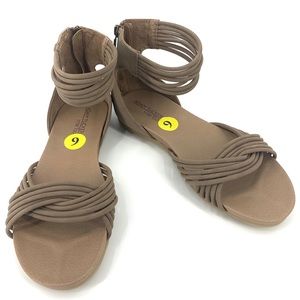 ADAM TUCKER “Serene” Sandals NWOT: Size 9M